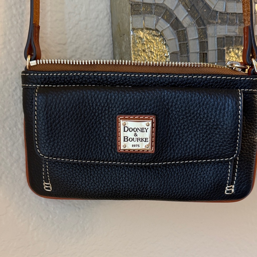 Dooney & Bourke Wallet Crossbody